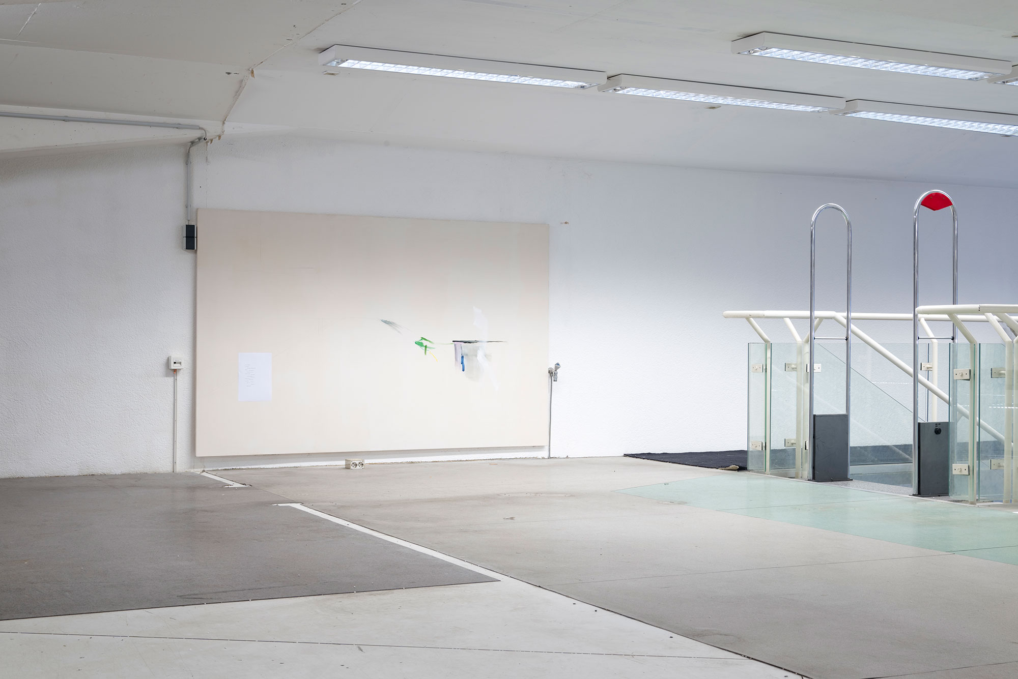 in meiner halbmondigen hand, installation view