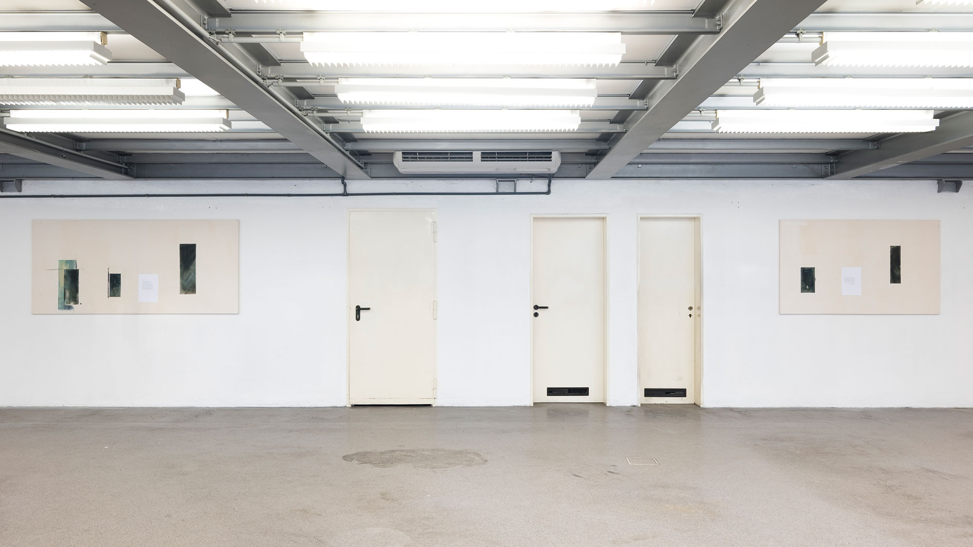 Anne Korth & Hazel Meggie Zander, in meiner halbmondigen hand – Fondation Tschuess